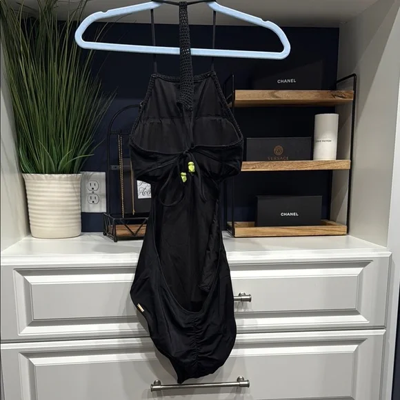VICTORIA’S SECRET SZ M Black One-Piece Swimsuit - Picture 10 of 10